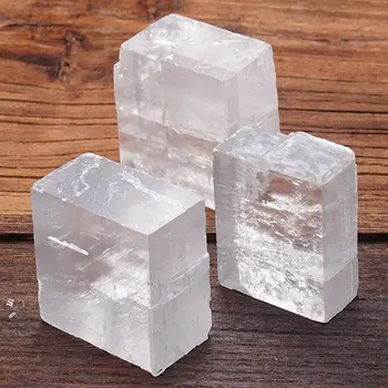 1бр Прозрачни оптични кристали на Калцит Непреработена куб Исландската плоча от естествен камък и необработени кристален минерали лечебни камъни
